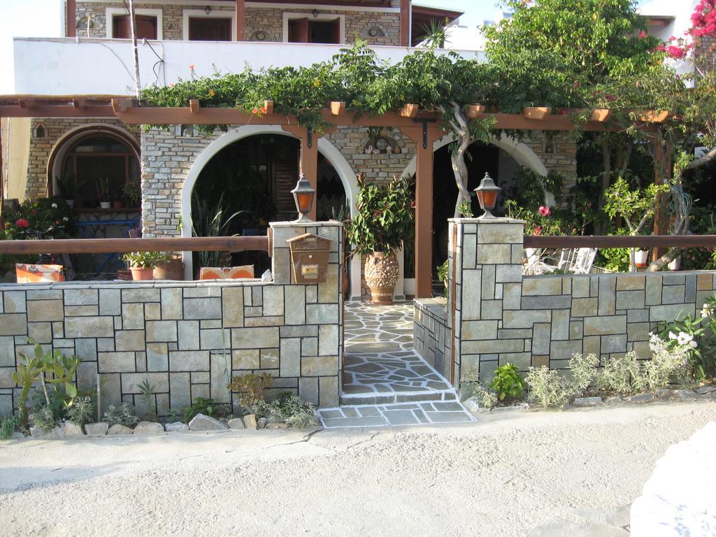 Pension Irini-Vicky Chora Exterior foto