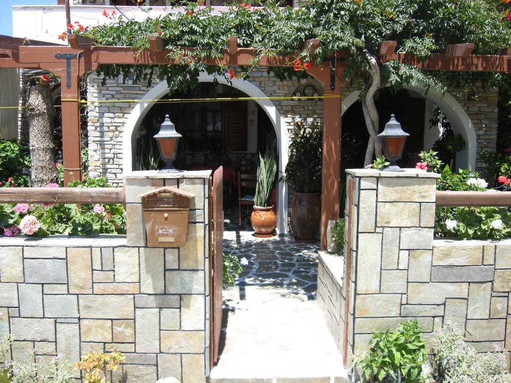 Pension Irini-Vicky Chora Exterior foto
